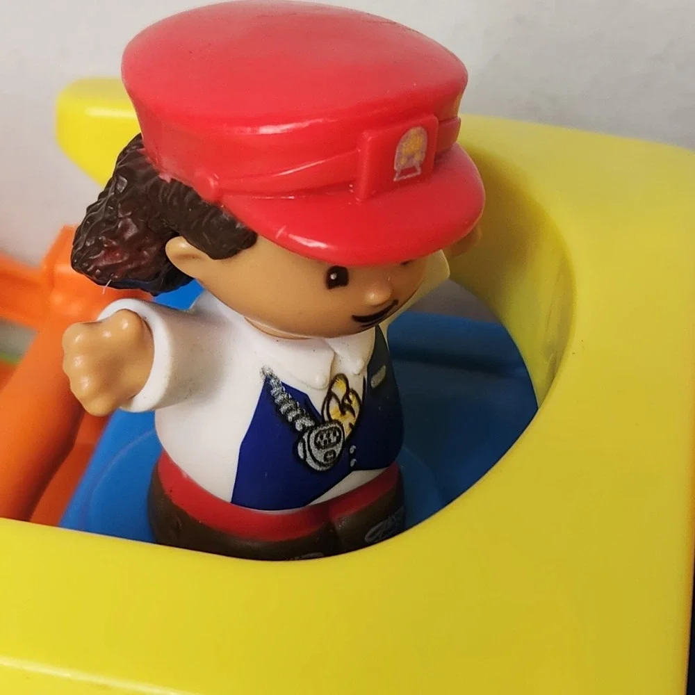 Fisher Price Little People Zoo Train Wagon 3 Figures Music Sounds‎ See Video